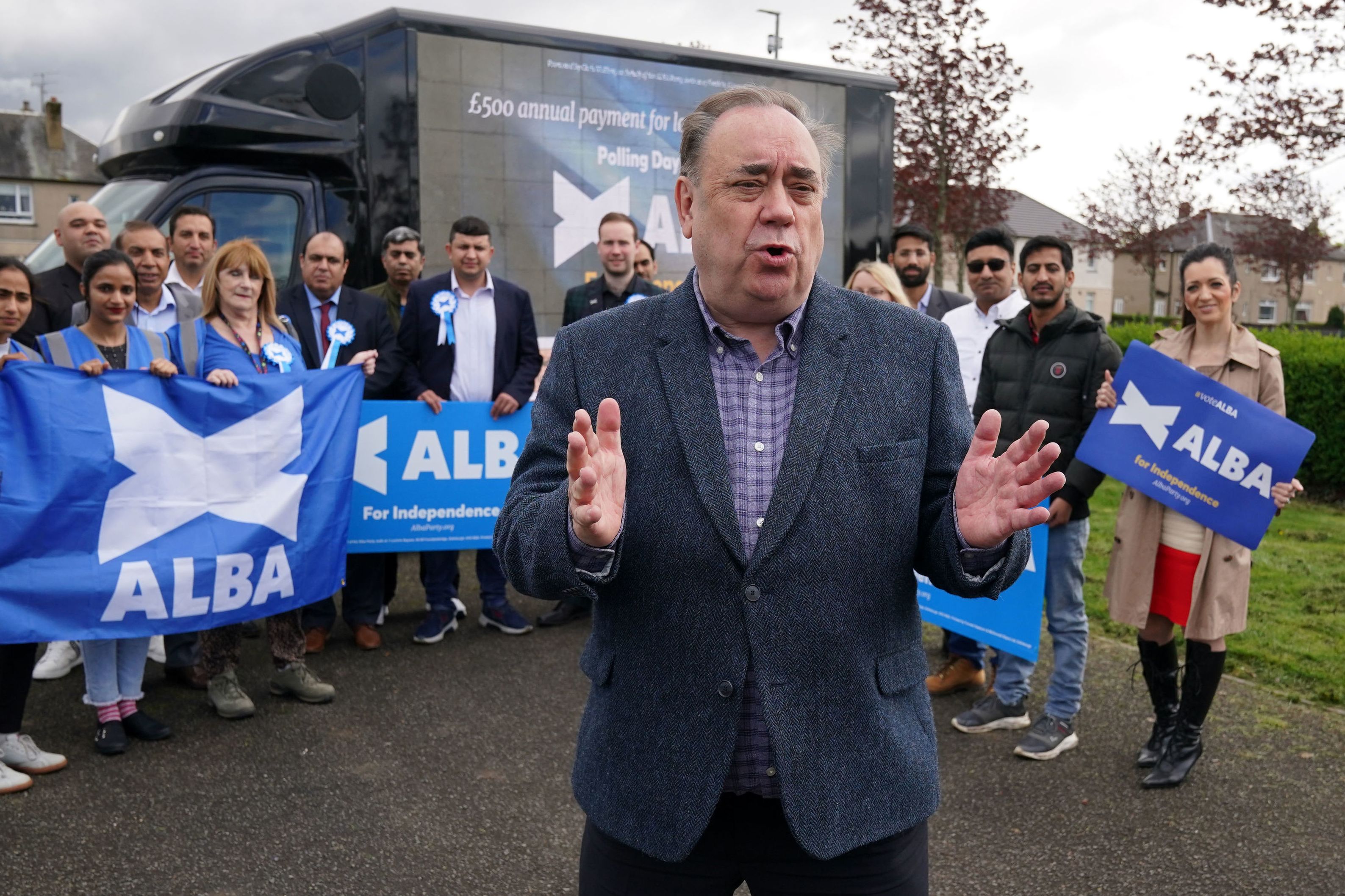 Salmond with supporters in Falkirk, Stirlingshire