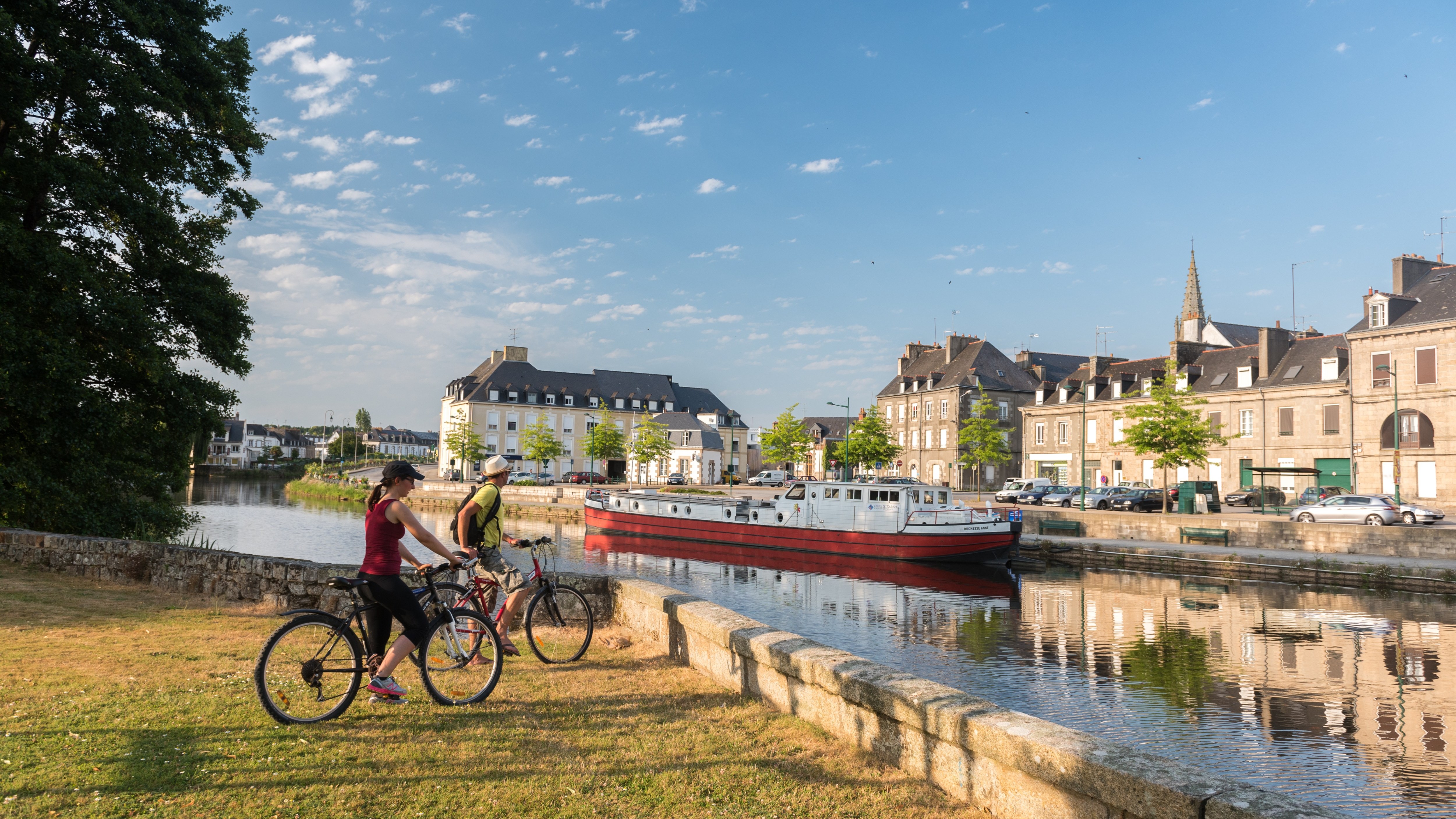 This cycling trip is the best way to see France’s most enchanting towns