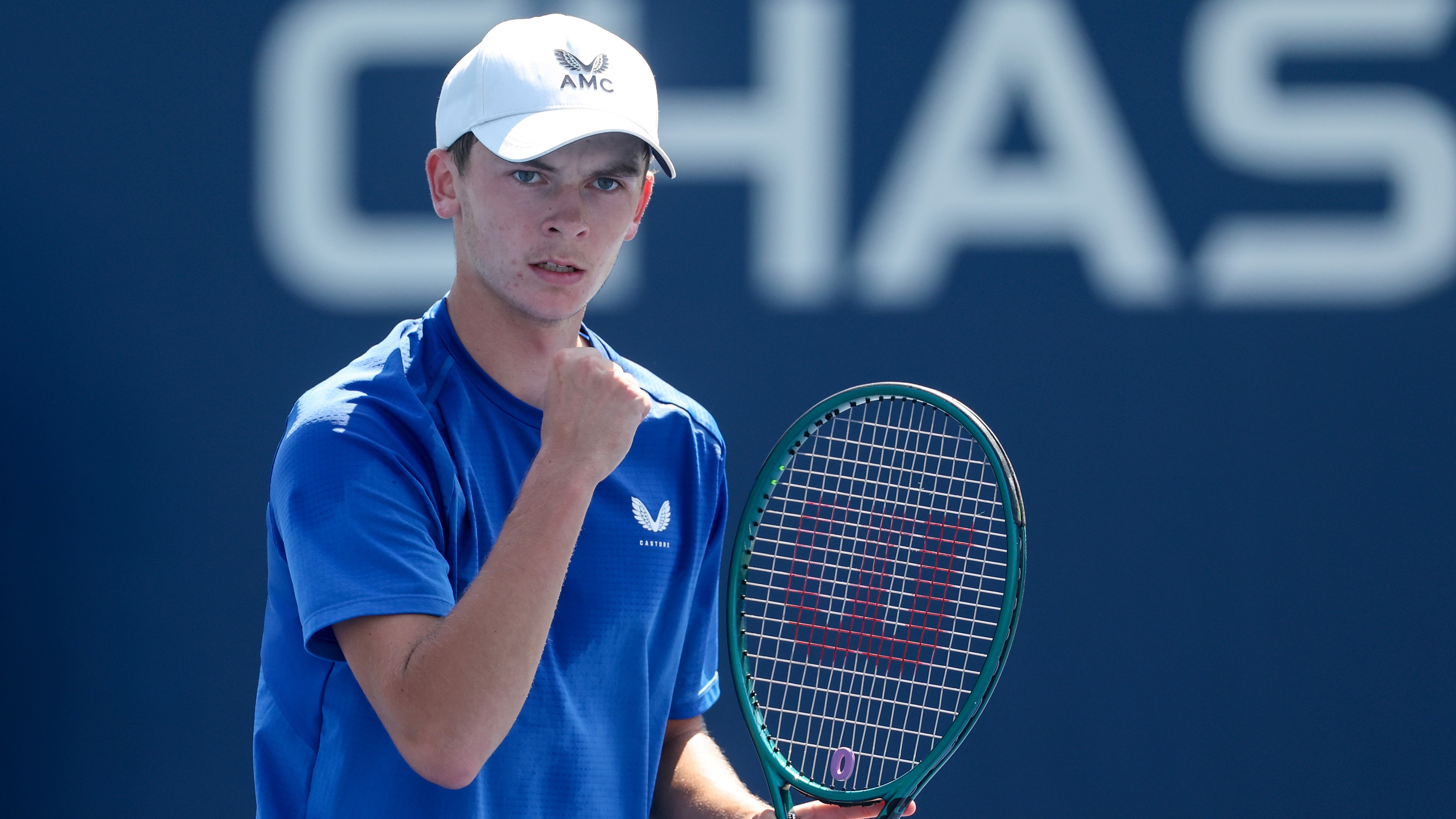 Robertson is into the last eight of the junior singles in New York after beating Jangjun Kim of South Korea