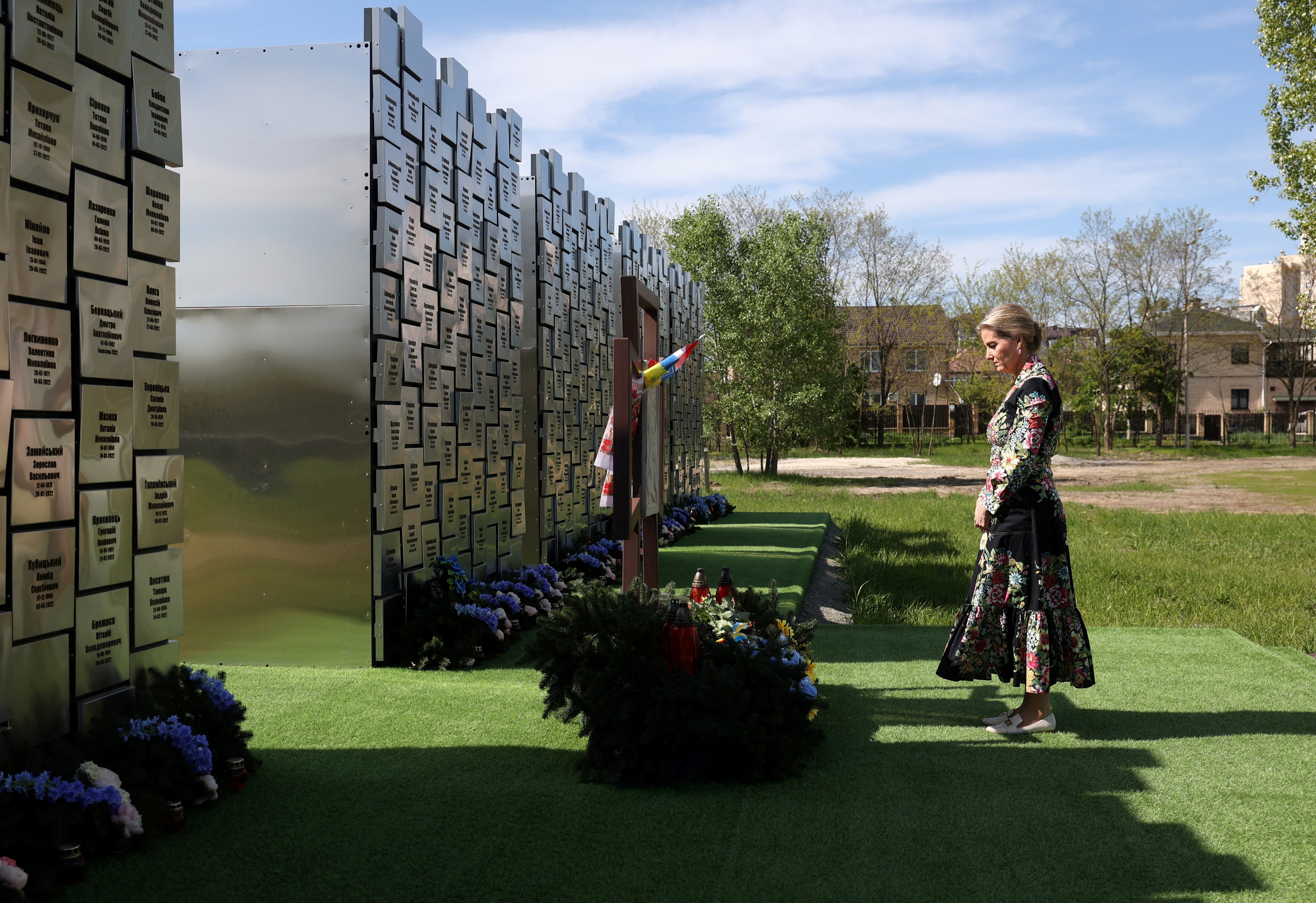 The duchess pays her respects at a memorial in Bucha