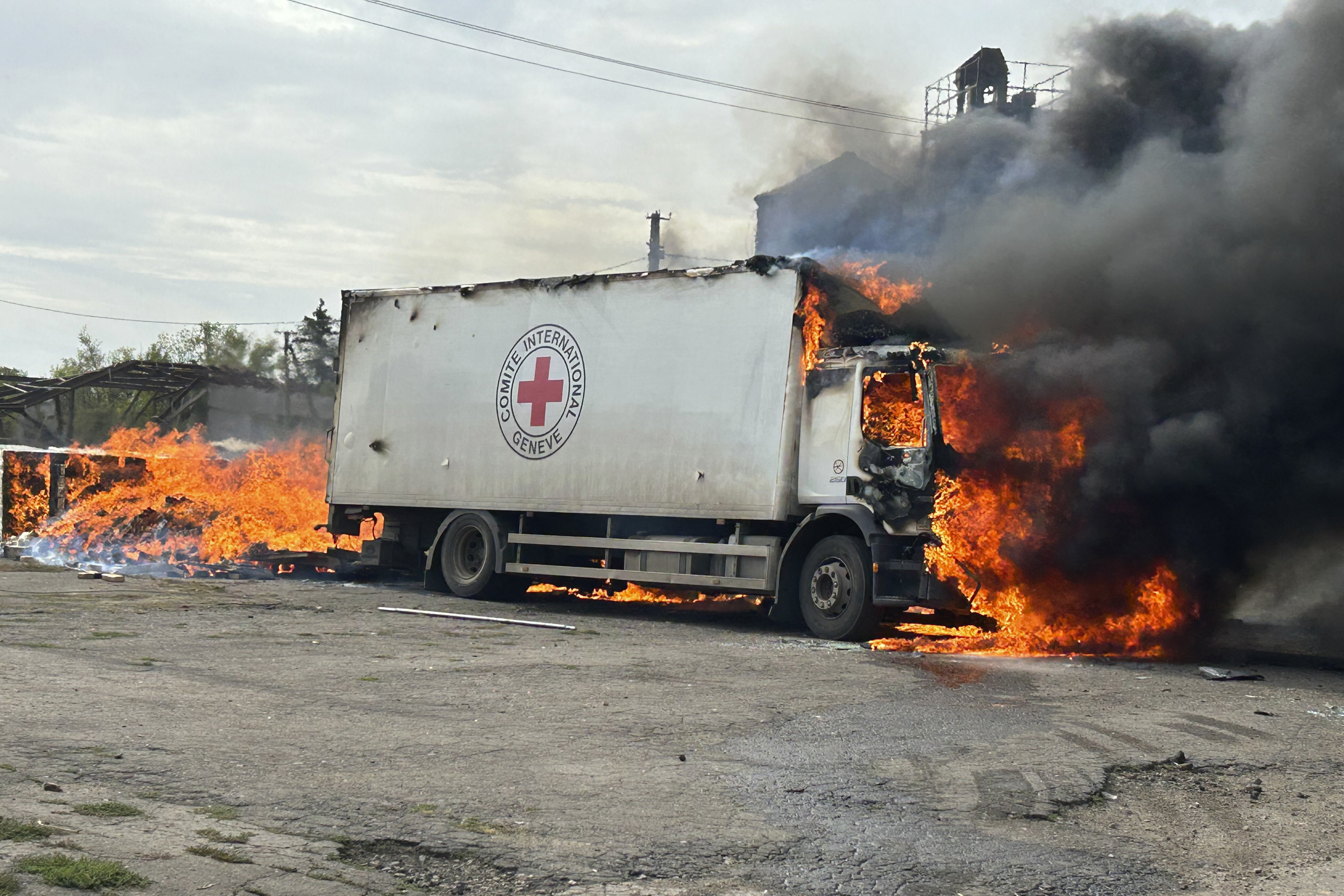 Ukrainian aid workers killed in suspected Russian strike