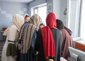 As spaces for women to meet, share and learn continue to be constricted in Afghanistan, UN Women is offering various types of support and training for 113 women-led organizations.