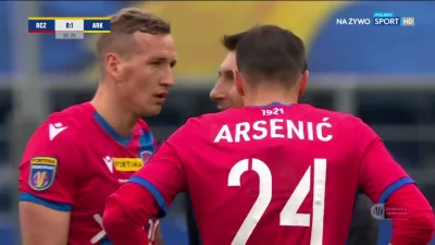 WHlTE - oczywiście centrostrzał xDDD
Raków Częstochowa 0:1 Arka Gdynia - Mateusz Żeb...