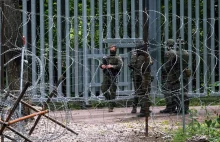 Pozorny spokój przed burzą na granicy. Ostrzegają: Białoruś szykuje masowe wtarg