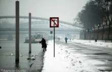 Kobieta wpadła do Wisły. Uratowali ją dwaj przechodnie