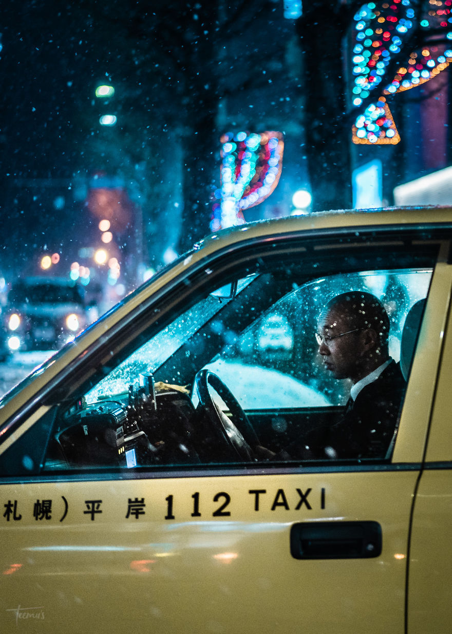 Photographer Teemu Jarvinen found film noir and cyberpunk in his images of Sapporo, Japan.
Noir-Infused Images of Snowy Japan