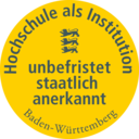 Siegel der SRH Fernhochschule, die als Institution unbefristet stattlich anerkannt ist.
