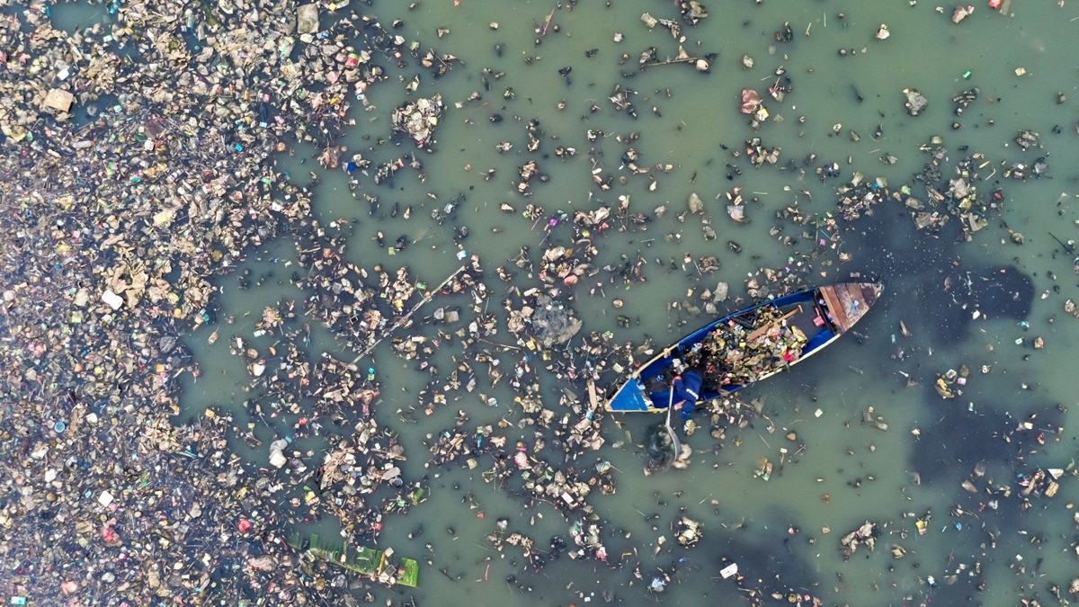 pLASTIC POLLUTION