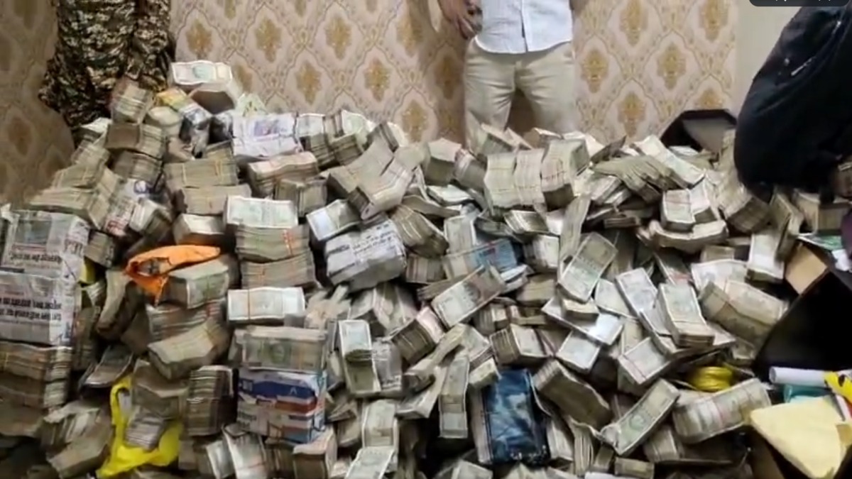 ED seizes huge amount of cash from Ranchi