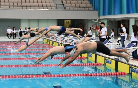 FHN-in komandası üzgüçülük yarışında bürünc medal qazanıb