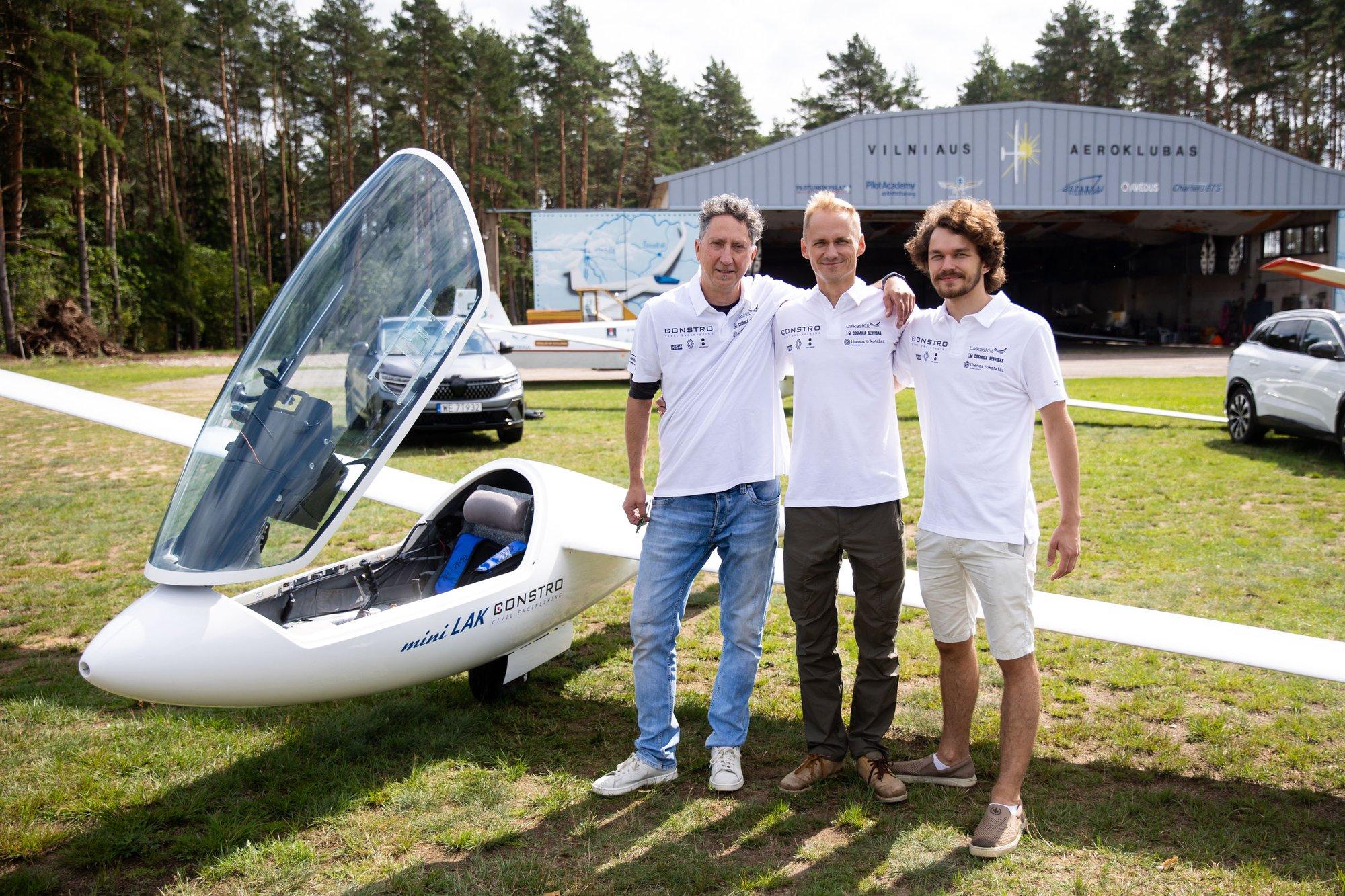 Lithuanian glider pilots finish their cross-European flight