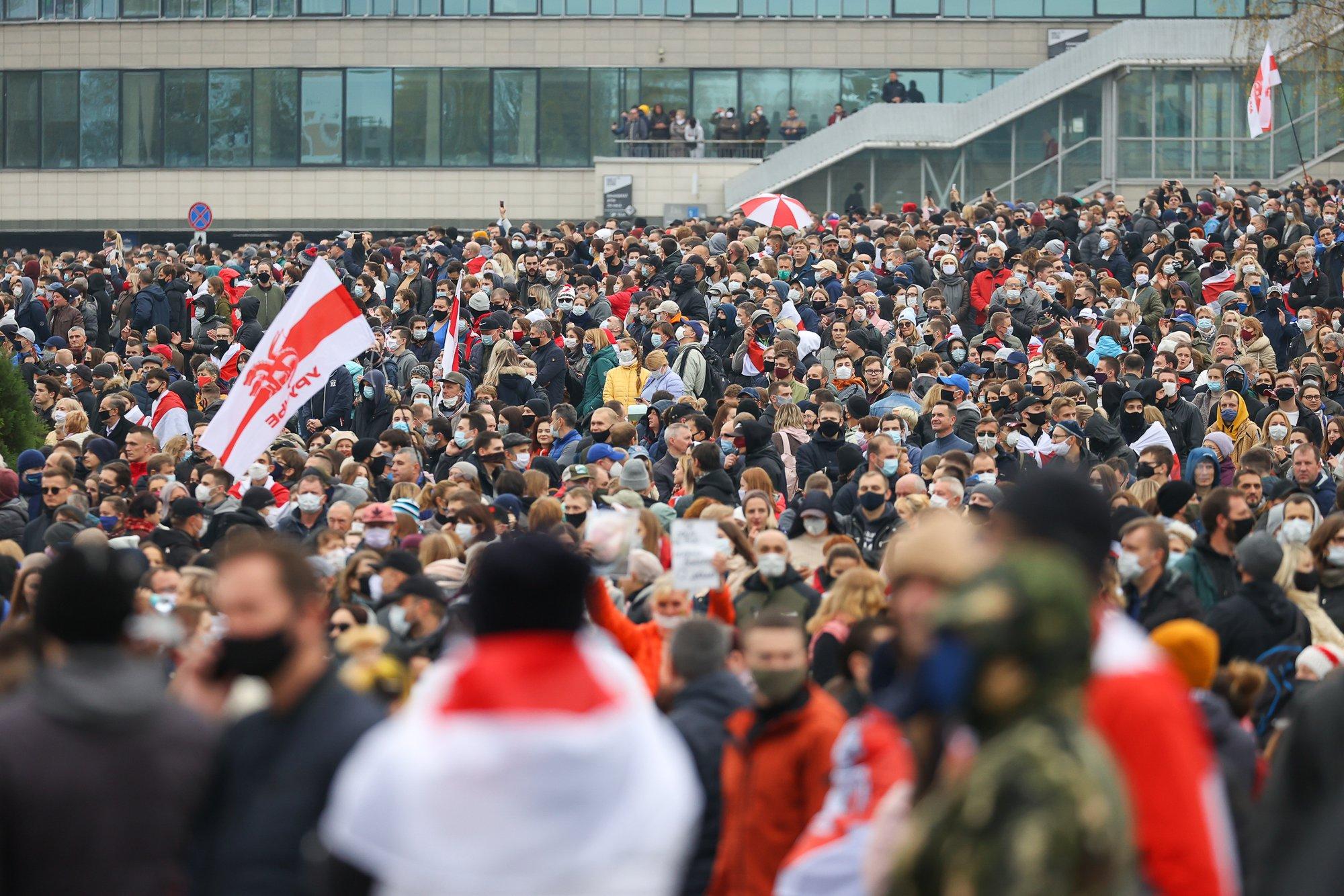 Белорусы стали меньше поддерживать Россию. Что узнали социологи