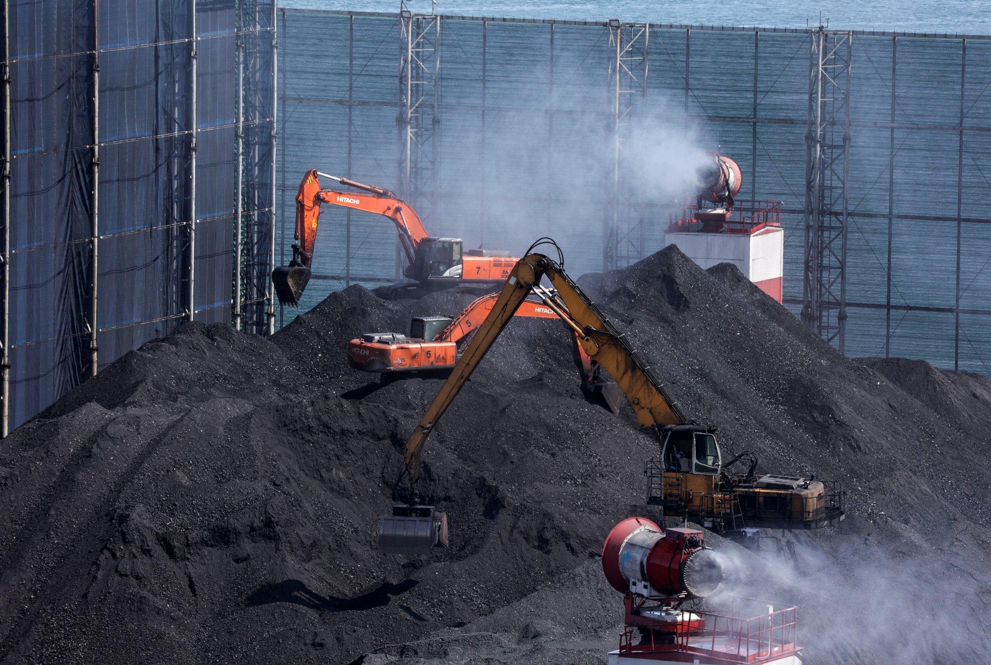 Вступает в силу запрет ЕС на транспортировку российского угля, его транзит через Литву разрешен