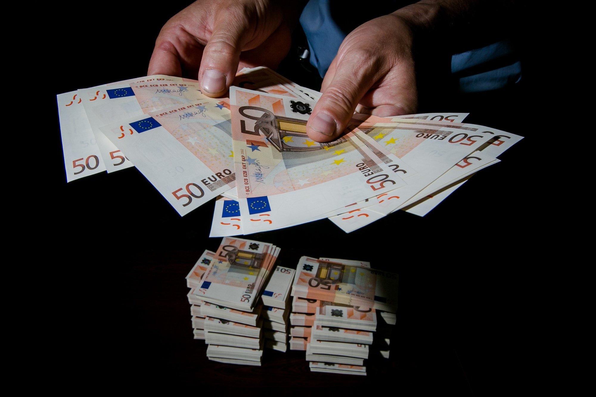 Lietuvoje daugėja multimilijonierių: įvertino, kas padėjo susikrauti pinigus tokiu metu