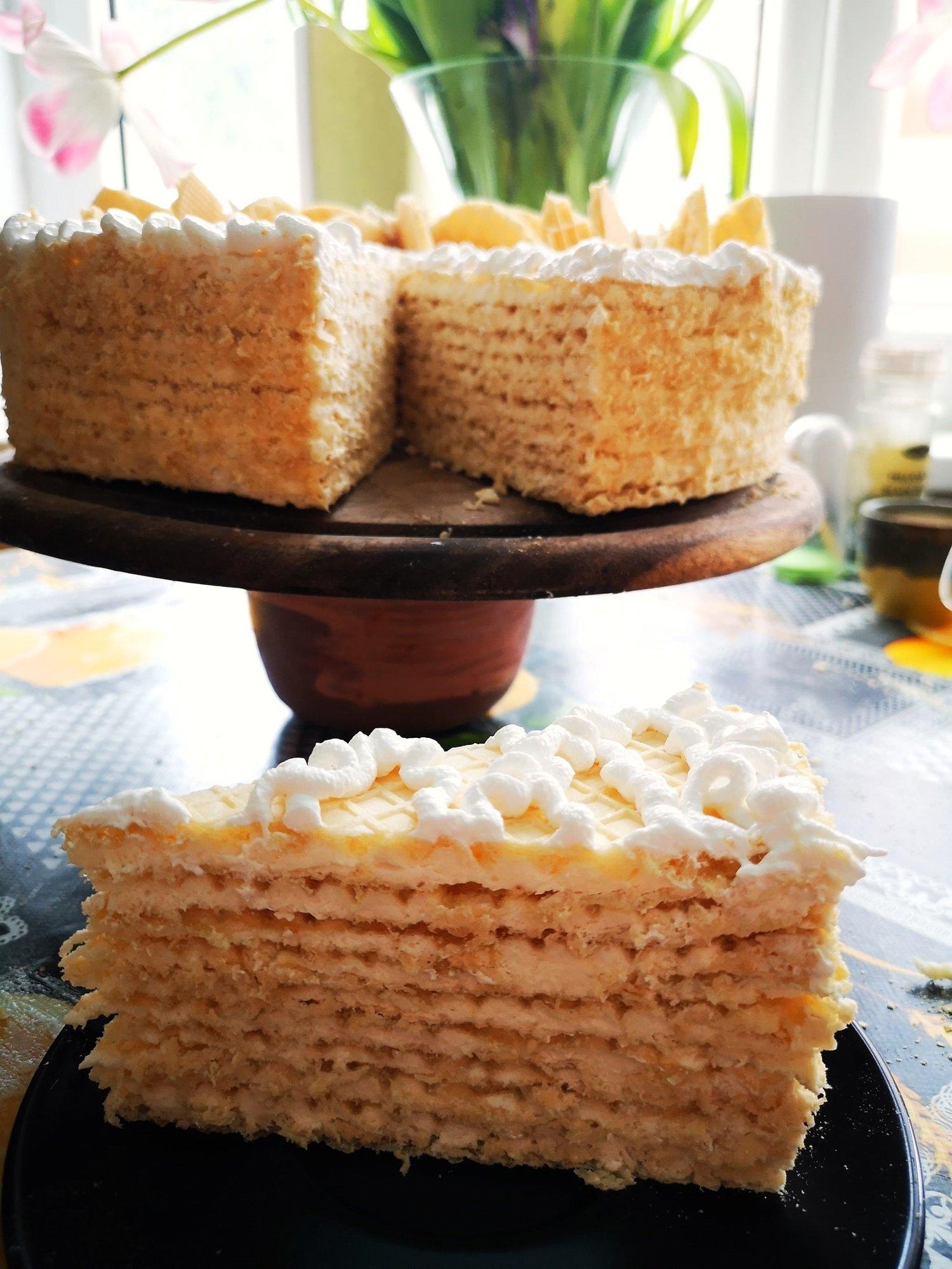 Vaflinis tortas su „Paukščių pieno“ kremu – šį nostalgiją keliantį desertą įmanoma pasigaminti ir namuose