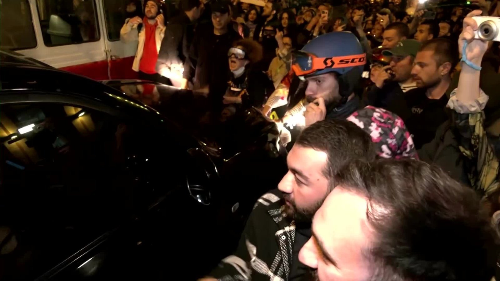 В Тбилиси прошёл многотысячный митинг против закона об иноагентах