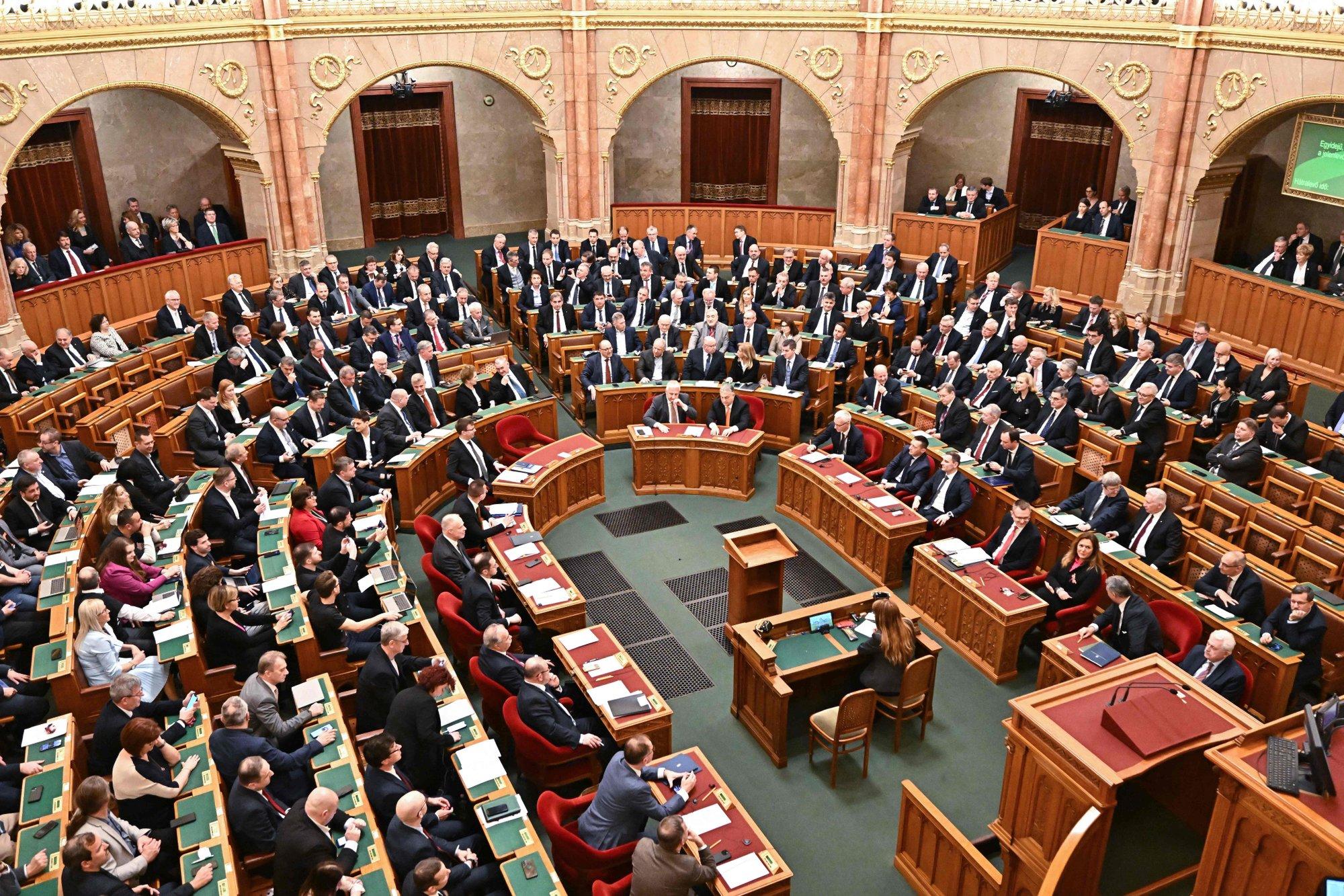 "Станет 32 союзником": Венгрия ратифицировала заявку Швеции в НАТО