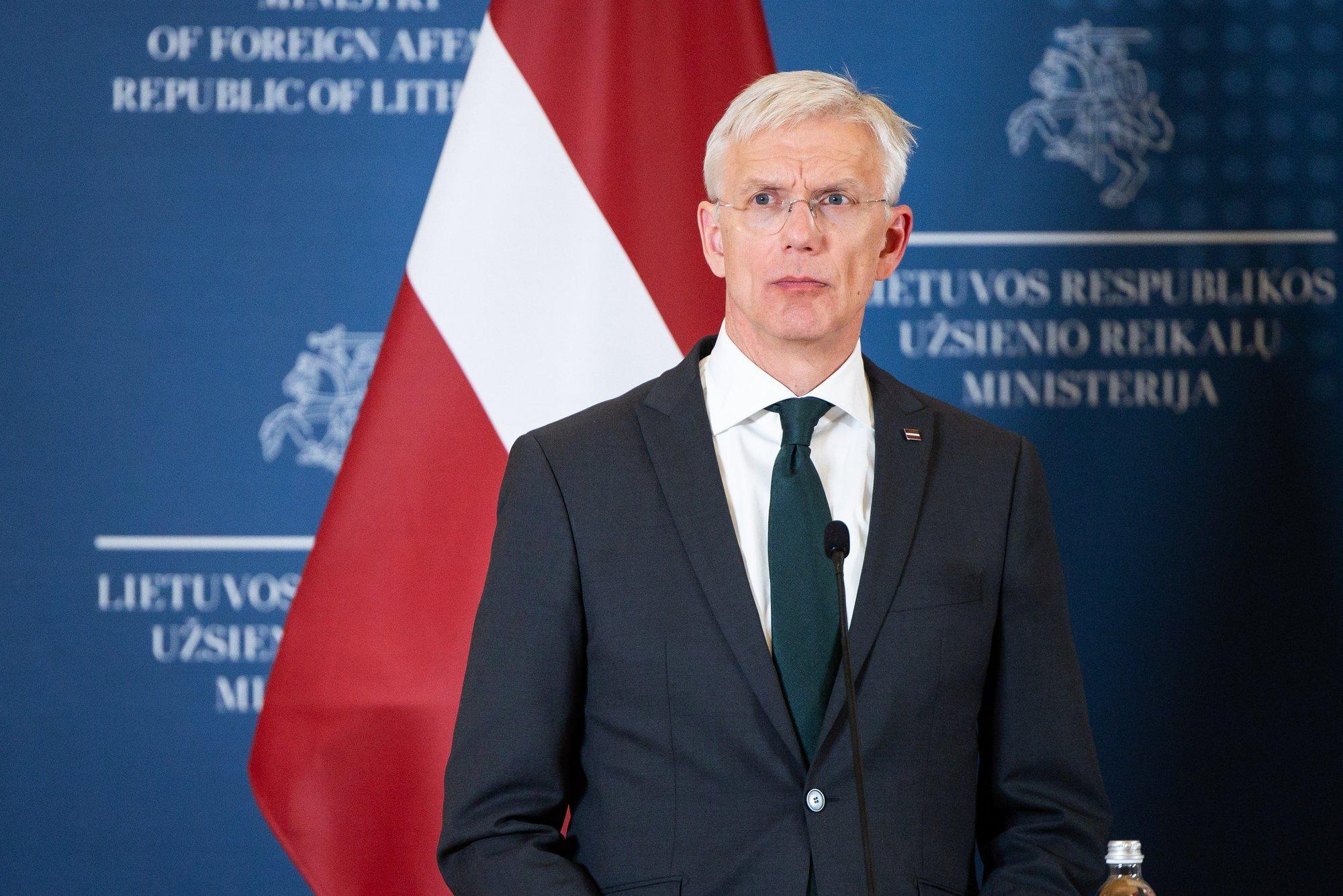 Глава МИД Латвии уйдет в отставку из-за скандала со спецавиарейсами