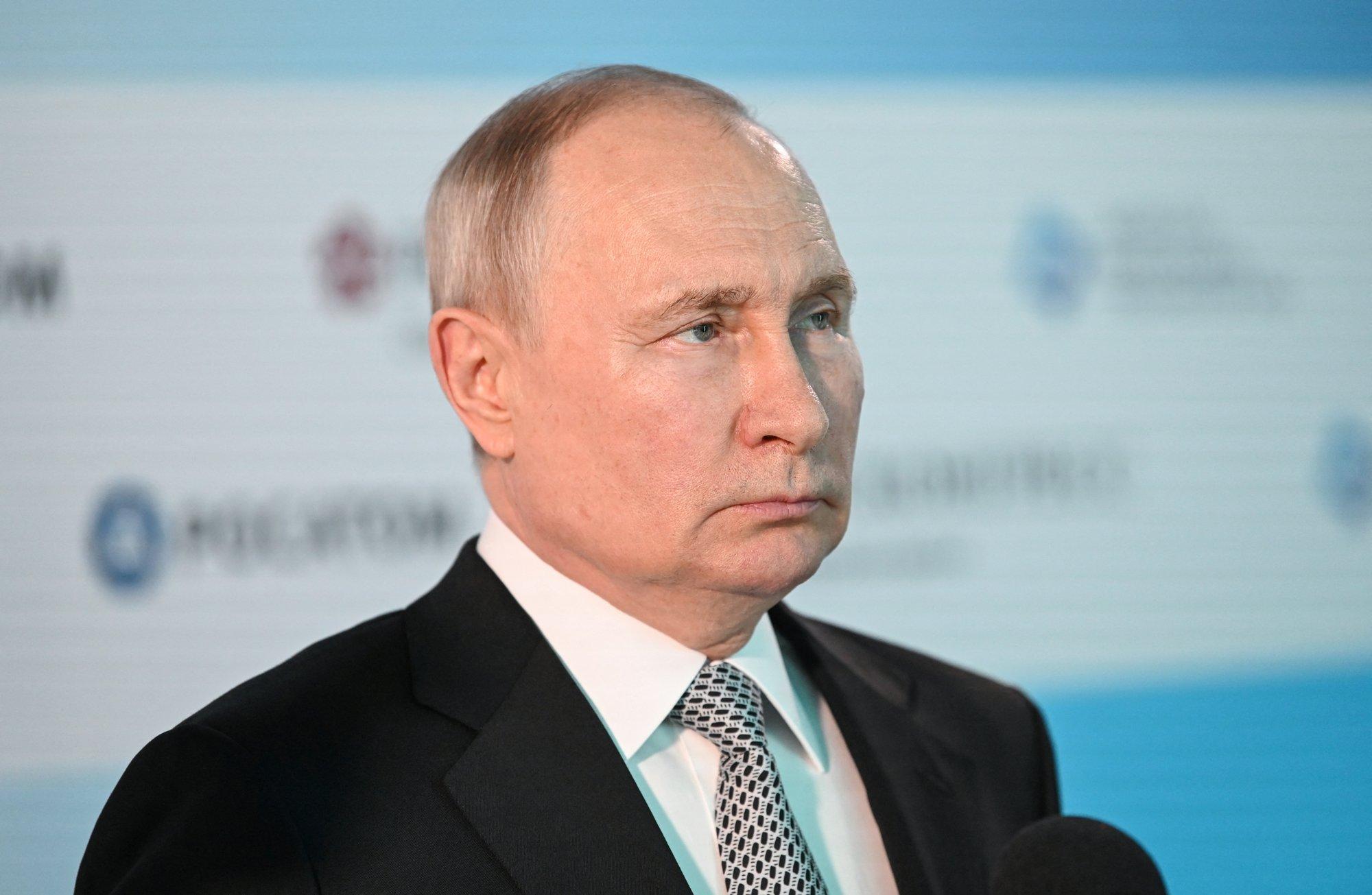 Путин пообещал ответ за удар по Крымскому мосту