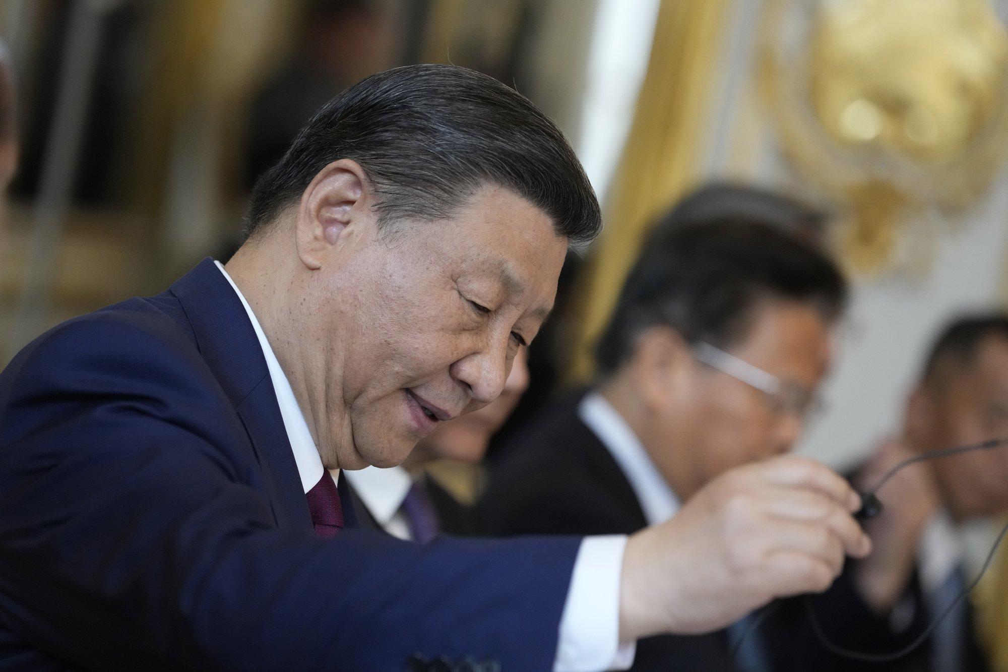 Xi Jinpingas nusipirko draugų Europoje