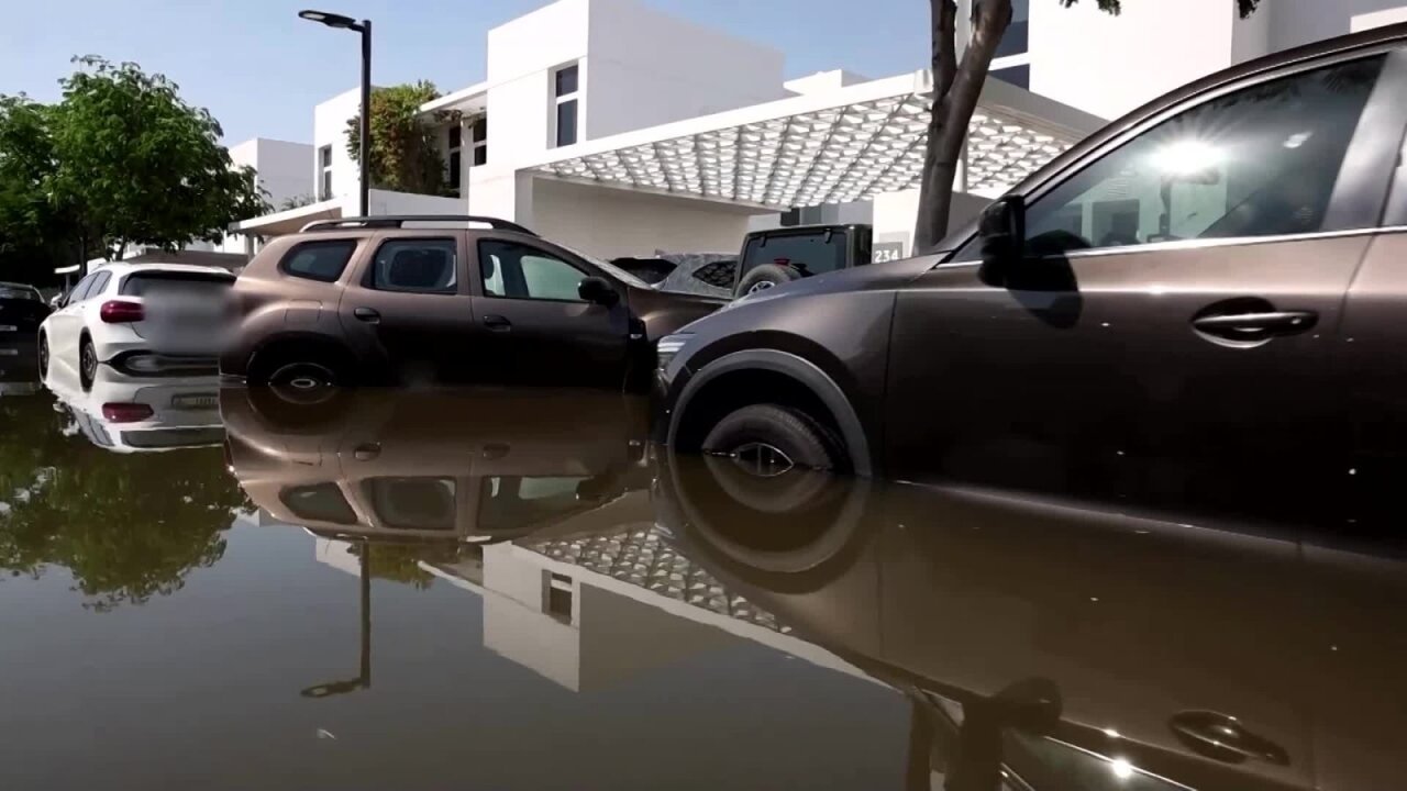 Po didžiulių potvynių ekspertai Dubajui numato „neprognozuojamus“ reiškinius