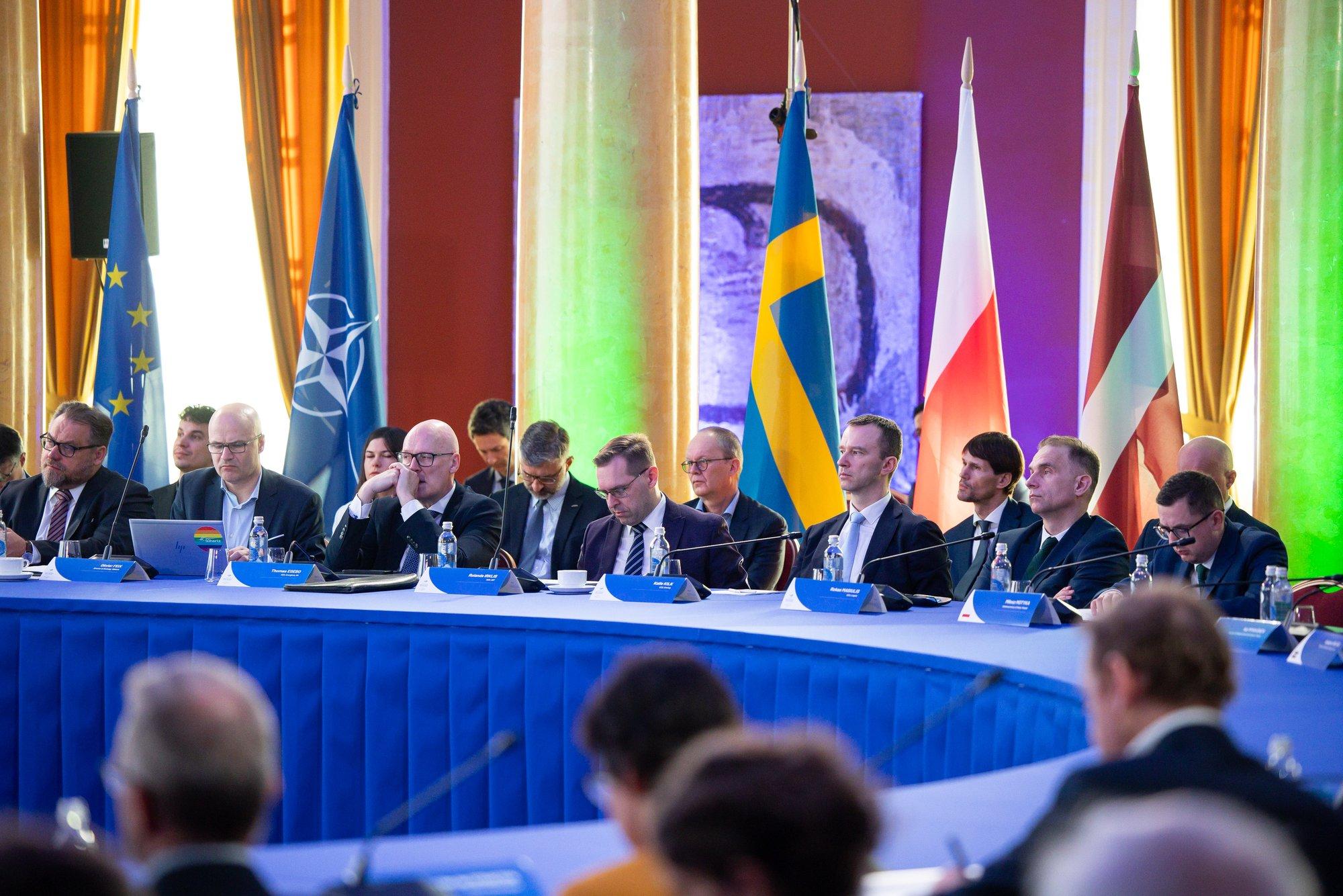 Aštuonios valstybės Vilniuje sutarė bendradarbiauti stiprinant energetinę infrastruktūrą Baltijos jūroje