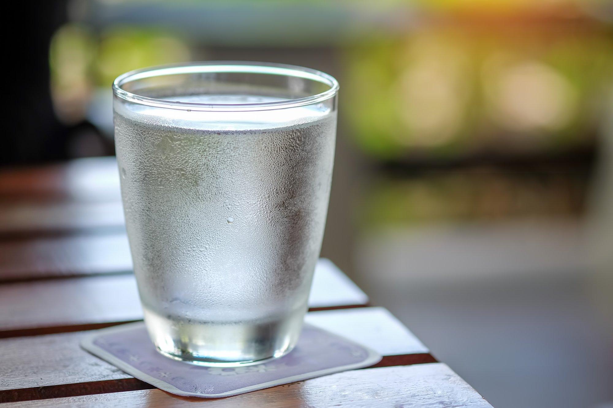Шотландские ученые: рекомендация выпивать 8 стаканов воды в день была ошибочной