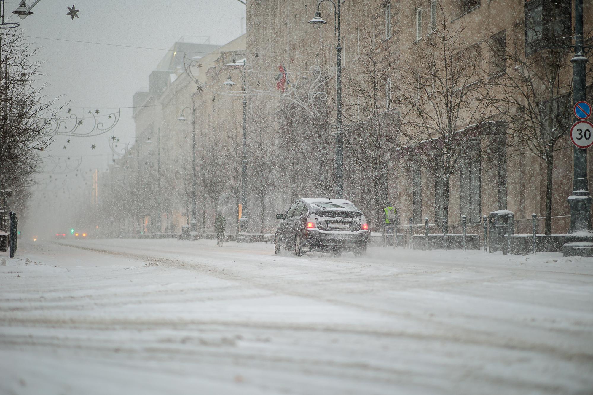 В Литву идет новый циклон: прогнозируют снег, мокрый снег и сильный ветер