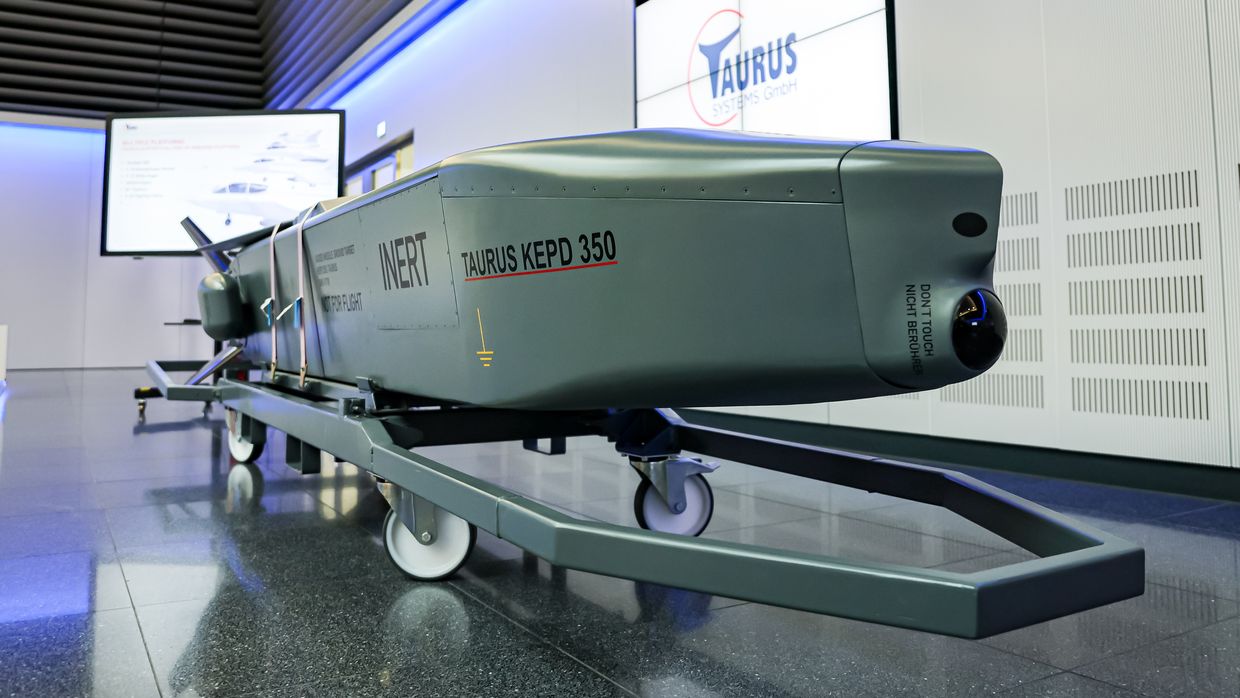 Taurus missiles: Why Ukraine wants them – and Germany hesitates