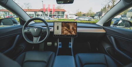 Augustā rekordliels elektroauto darījumu skaits; izvēlē dominē Tesla