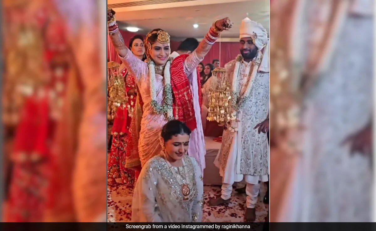 At Arti Singh's Wedding, The Kaleeras Fell On Cousin Ragini Khanna