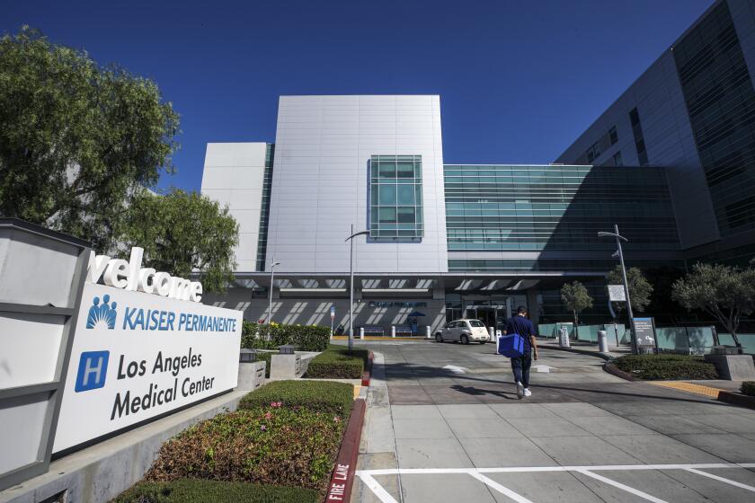 Los Angeles, CA - September 30: Kaiser Permanente's Los Angeles Medical Center on Sunset Blvd. on Thursday, Sept. 30, 2021 in Los Angeles, CA. (Irfan Khan / Los Angeles Times)