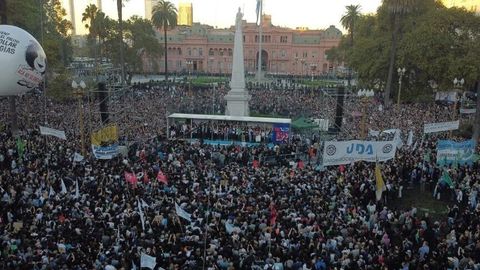 Why are Argentines taking to the streets to defend public education?