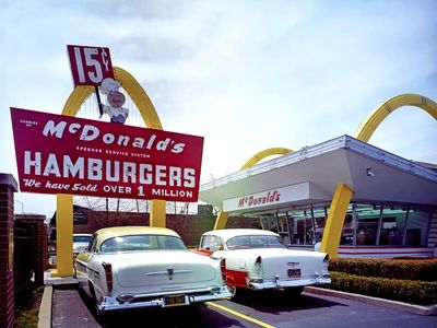 McDonald's Corporation. Franchise organizations. McDonald's store #1, Des Plaines, Illinois. McDonald's Store Museum, replica of restaurant opened by Ray Kroc, April 15, 1955. Now largest fast food chain in the United States.