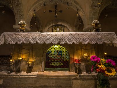 The tomb of Saint Nicholas in the crypt of the Basilica di San Nicola, Bari, Apulia, Italy