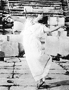 Isadora Duncan dancing in an amphitheatre in Athens, photograph by Raymond Duncan, 1903.