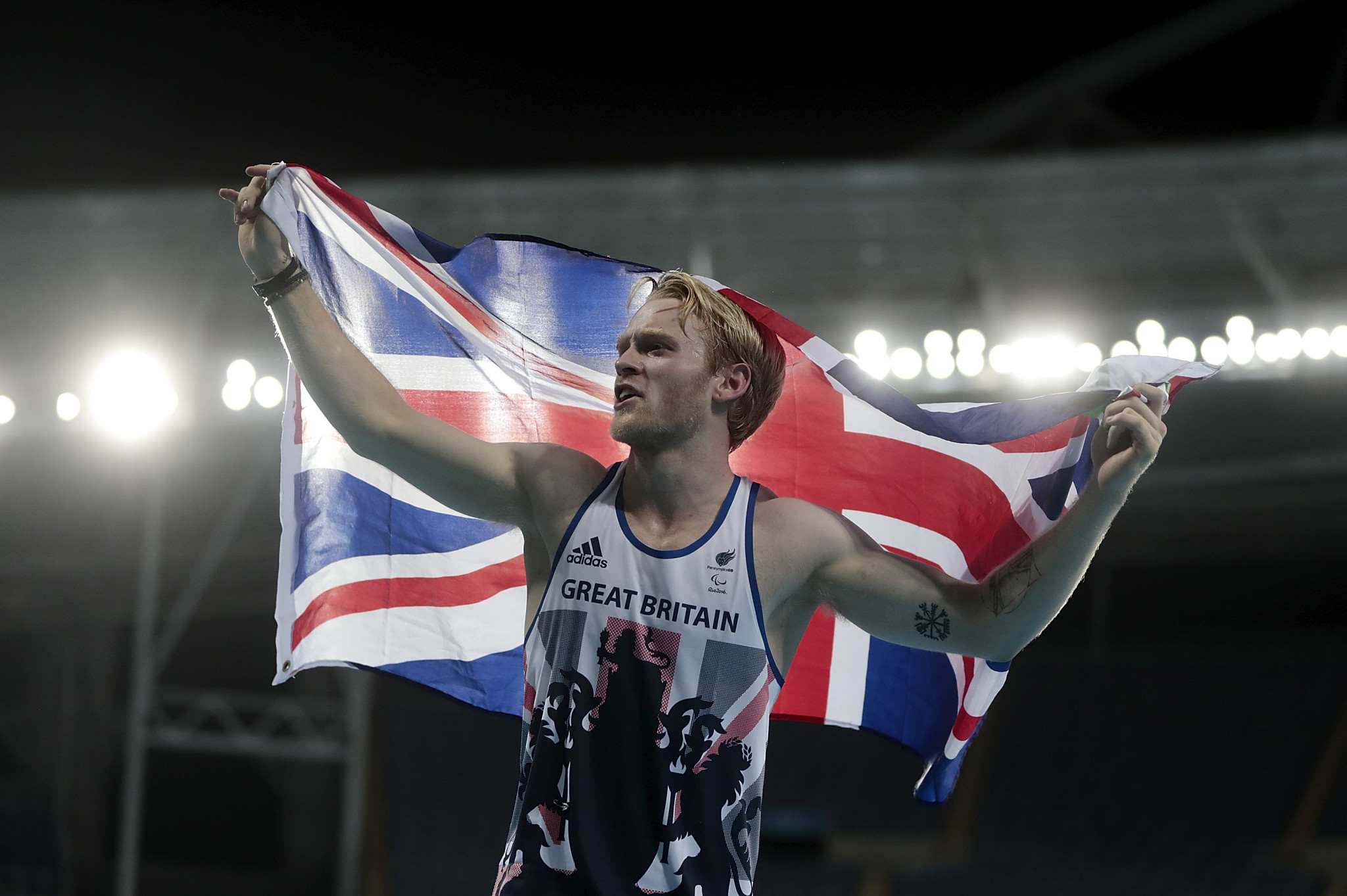 Jonnie Peacock of Great Britain celebrates after winning the Men's 100m F44 Final during day 2 of the Rio 2016 Paralympic Games at the Olympic Stadium ©Getty Images