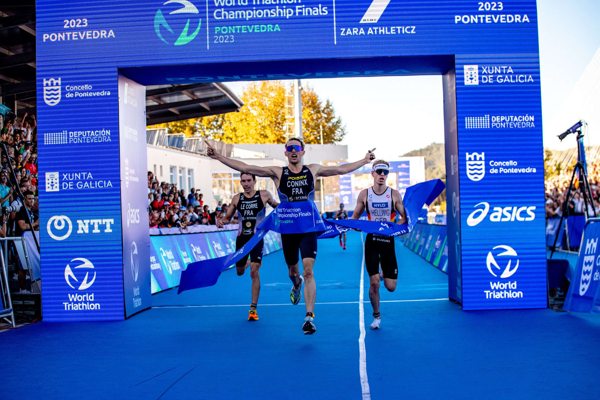 Coninx prevails to deny Yee and Wilde men's triathlon world title again in Pontevedra
