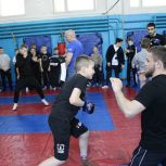 В Вольске мастера боевых искусств провели мастер-класс для детей