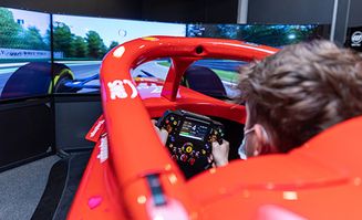 The semi-professional simulators are available at Musei Ferrari to give visitors a taste of the exhilaration of driving a Prancing Horse F1 single-seater in Maranello and a high-performance GT car inspired to the SF90 Stradale in Modena. 