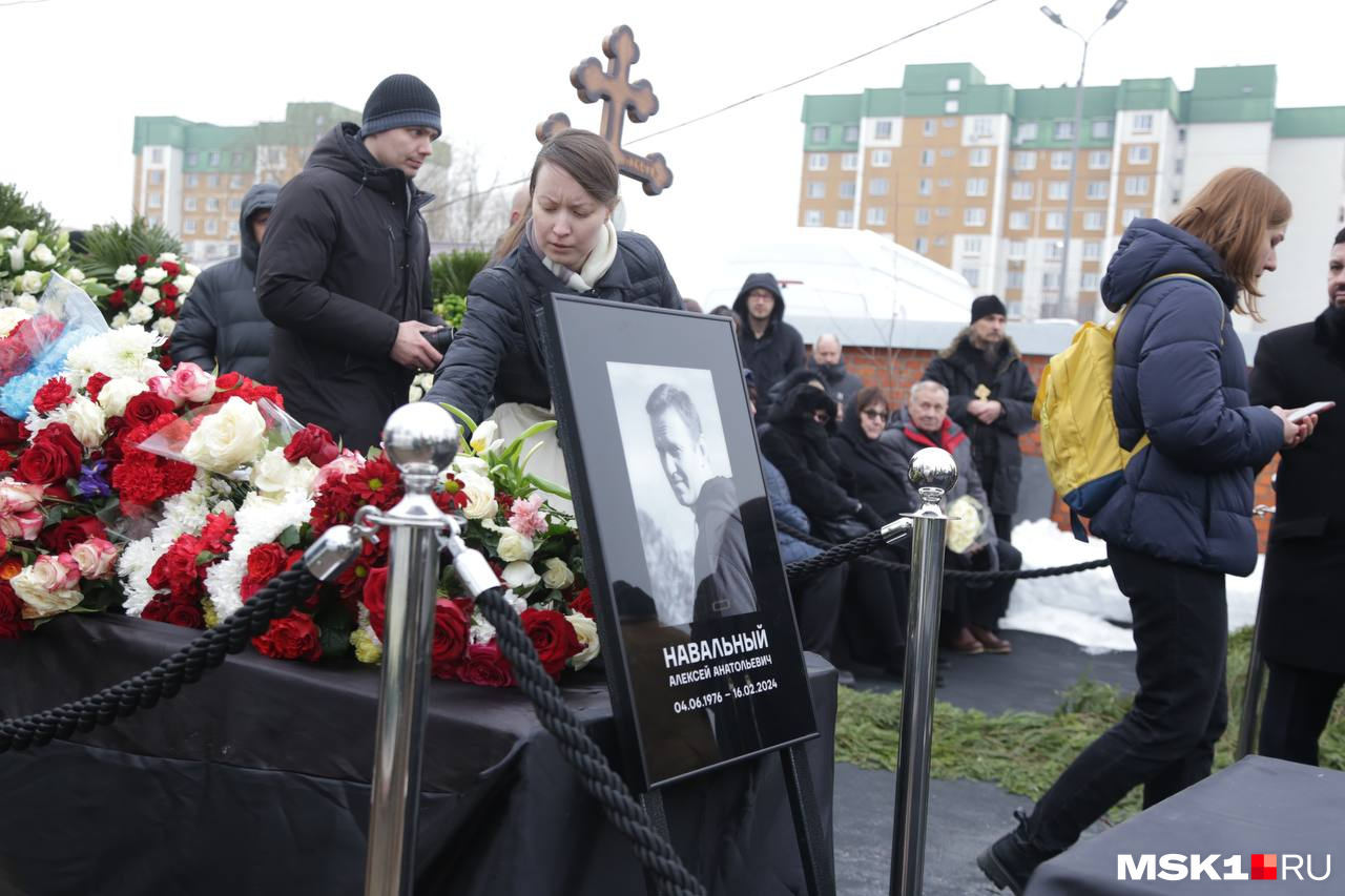 Похоронили политика на Борисовском кладбище