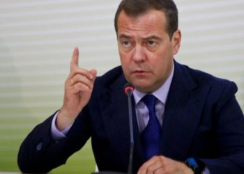 Медведев пожелал США гражданскую войну