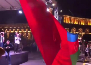 В Ереване сожгли флаги Азербайджана и Турции (фото, видео)