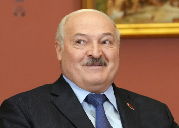Лукашенко признался в "обнимашках" с ядерной боеголовкой
