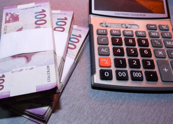 В сводном бюджете Азербайджана образовался профицит более чем 3 млрд манатов