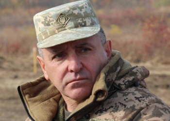 Зеленский уволил командующего силами поддержки ВСУ
