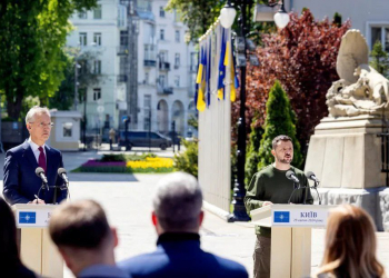 Столтенберг приехал в Киев с необъявленным визитом (видео)