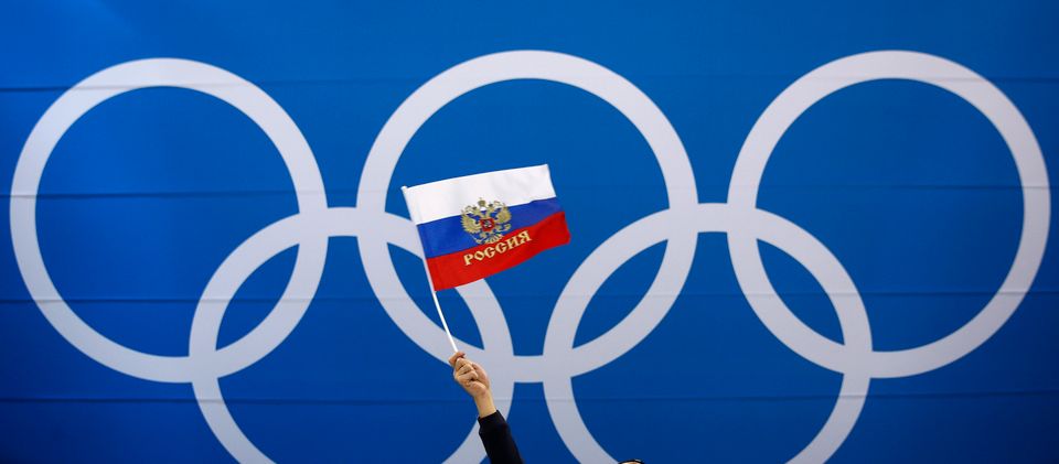 Russische Athleten sollen womöglich an den Sommerspielen 2024 teilnehmen dürfen, die Flagge des Landes bleibt verboten