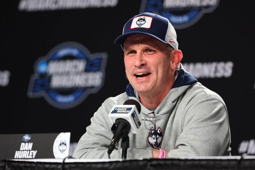 Dan Hurley appreciative despite UConn's travel woes before Final Four: 'Lucky to be here'