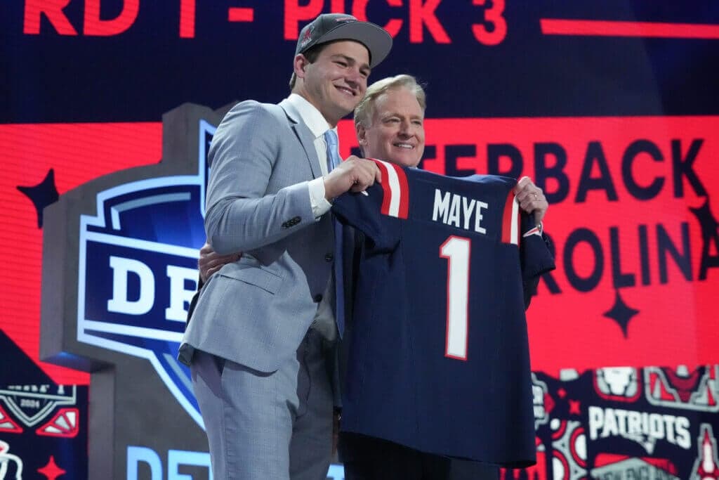 How the Patriots spurned trade offers and decided on QB Drake Maye at No. 3